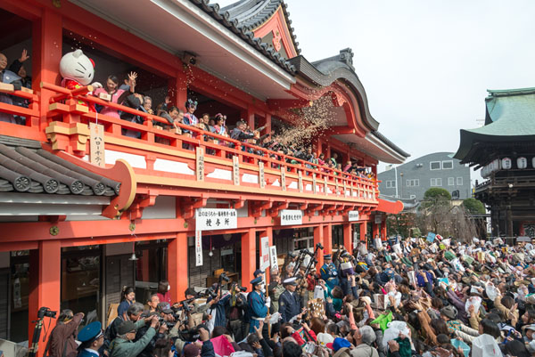 高幡不動尊の節分豆まき 19 芸能人ゲストは だるま市や福袋も 琴子チャンネル